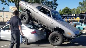 What Do You Think Of This 1972 Dodge Challenger 4X4?