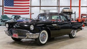 1957 Ford Thunderbird Lets You Cruise In Style