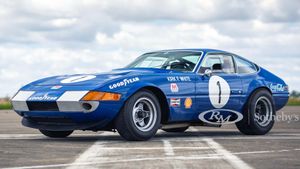 See What Makes This 1971 Ferrari 365 GTB/4 Historically Significant