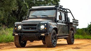 Command Attention In This Bespoke Land Rover Defender Restomod