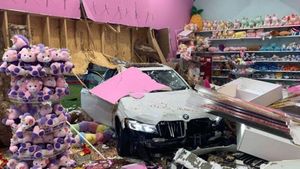 Hoodie Takes Blame For Stolen BMW 740i Candy Store Crash