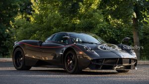 2014 Pagani Huayra Is A Hypercar Fit For The Gods