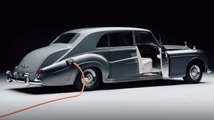 Lunaz Created The World's First Electric Rolls-Royce Phantom