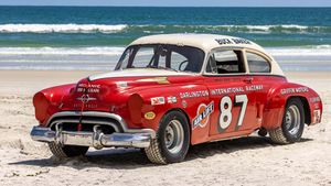 1949 Oldsmobile 'Roarin' Relic' Added To Motorsports Hall of Fame