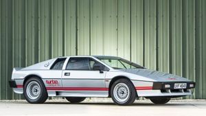 Colin Chapman's Last Ride: 1981 Lotus Esprit Turbo