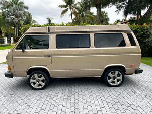 1987 Volkswagen Vanagon Campmobile: A Live-In Refrigerator On Wheels