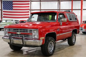 Own/Drive/Crush: Classic SUV Showdown