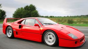 Guy Finds Stolen Ferrari F40