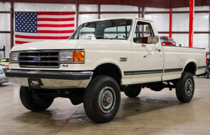 Low-Mileage 1990 Ford F-350 XLT Lariat 4×4 5-Speed Is Ready To Be Driven