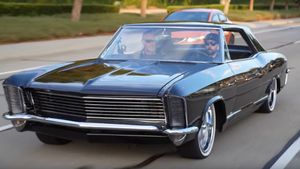 1965 Buick Riviera Goes Low And Slow