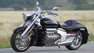 Motorcycle Monday: Honda Valkyrie Rune