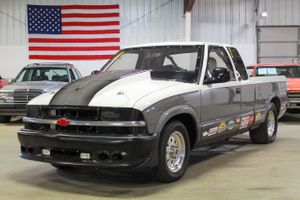 Haulin' S: 2000 Chevy S-10 Drag Truck
