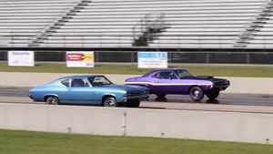 1970 Dodge Challenger R/T Races 1969 Chevelle SS