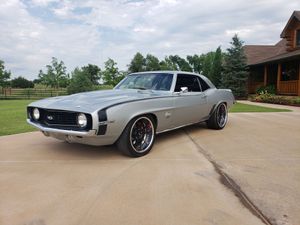 1969 Chevy Camaro SS Plays With Modern 427 Power