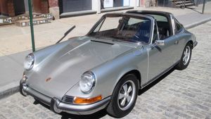 Restored 1972 Porsche 911 T 2.4 Targa Carries Low Mileage