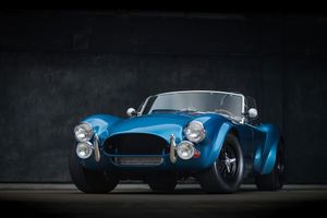 Superformance MKII Cobra FIA 363ci 5-Speed Is A Proper Tribute Car