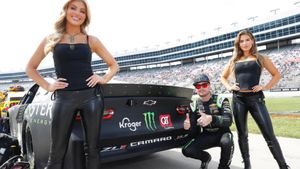 Kurt Busch Shows Off His Favorite Ice Cream Ride
