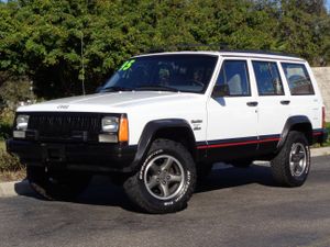 1995 Jeep Cherokee Provides Both Style And Performance With ‘90s Tech