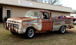 Abandoned Ford F100 Runs For The First Time In Decades