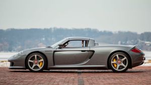 2005 Porsche Carrera GT Is A German Supercar