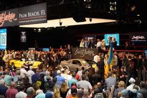 Ron DeSantis Helps Barrett-Jackson Raise $1.76 Million For Ukraine