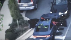 Dodge Charger Thief Can’t Handle Some Stairs