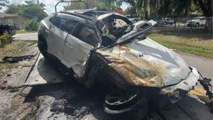 Lamborghini Urus Lands On Duplex Roof