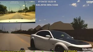 Dodge Scat Pack Plays Chicken With Police