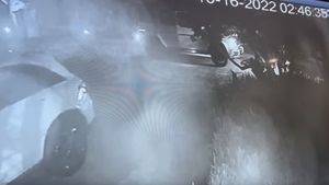 Florida Men Steal Mercedes G-Class