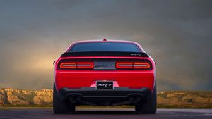 Houston Police Shoot At Hellcat Driver