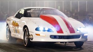 Grub Worm Camaro Becomes The Quickest H-Pattern Car In The World
