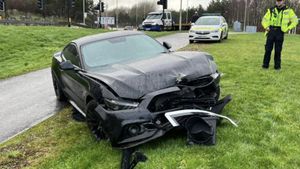 Ford Mustang Takes Out Traffic Light In The UK