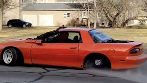 This 4th-Gen Camaro Is Hideous