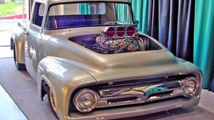 20 Celebrities Who Drive Rad Pickup Trucks