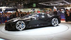 Bugatti La Voiture Noire Debuts: Most Expensive New Car Ever