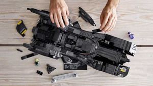 Build The Batmobile From '89 Tim Burton Movie With Lego Set