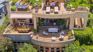 An 11-Car Garage Mansion In Laguna Beach Is Going To Auction