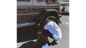 Rapper Travis Scott Drops $1.6M On Rare Maybach G-Wagon