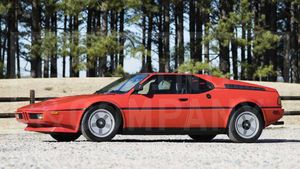 Turn That Wall Poster Into Reality With This 1981 BMW M1