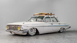 Custom 1961 Chevy Impala Bubbletop Is One Cool Cruiser