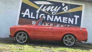 Go Low In This Custom ’72 Chevy Blazer C10 2WD