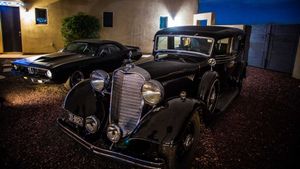This 1933 Lincoln Limo Has A Mindblowing History