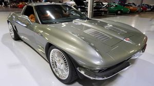 Retro-Styled C6 'Vette Packs A Supercharged LS3