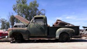 Roadkill Goes Junkyard Hunting, Bags A 1950 GMC Truck