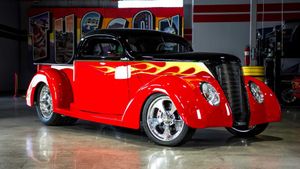Steal The Show In This 1937 Ford Pro-Street Pickup
