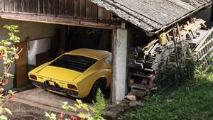 Two-Owner 1969 Lamborghini Miura Hammers For $1.6 million