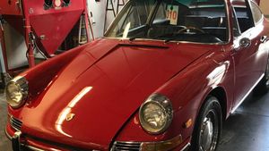 Check Out The Restoration Of This 1968 Porsche 912