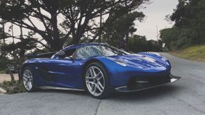 Steve Hamilton Experiences Koenigsegg Jesko