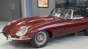 Garage A Beautiful 1965 Jaguar XKE