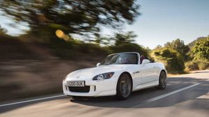 Honda S2000: 20 Years of Insane VTEC Fun